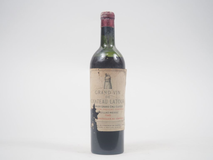 1 BOUTEILLE CHÂTEAU LATOUR 1er GCC PAUILLAC - 1949 - BEP/CAPS CORRODÉE