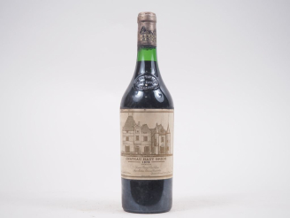 Vente aux enchères 1 BOUTEILLE CHÂTEAU HAUT BRION 1er GCC GRAVES - 1979 - ES 