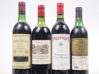 Vente aux enchères 4 BOUTEILLES 1982 : 1 CHÂTEAU BRILLETTE CB MOULIS - LB / 1 CHÂTEAU LAP