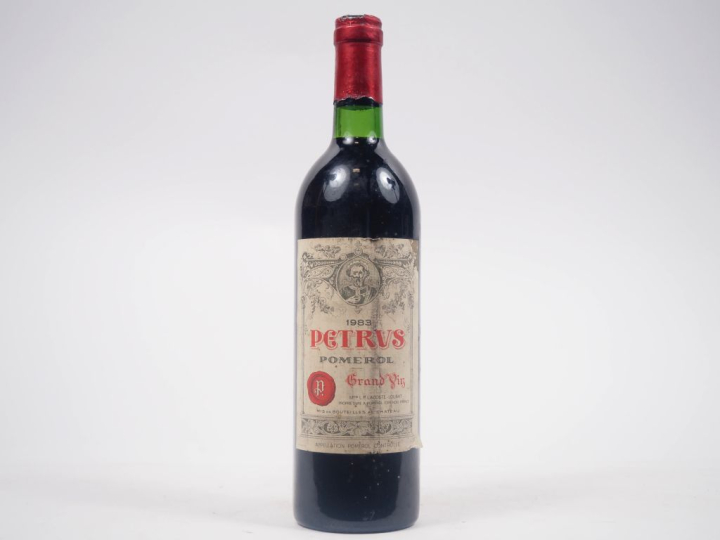 1 BOUTEILLE PETRUS POMEROL - 1983 - ES/CAPS ABIMÉE 
