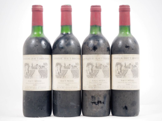 Vente aux enchères 4 BOUTEILLES CHÂTEAU HAUT BRIGNAYS CB HAUT MÉDOC - 1986 - 2 BG/1 LB/1 
