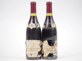 Vente aux enchères 2 BOUTEILLES NUITS ST GEORGES 1er CRU "LES DAMODES" HENRI ET GEORGES R