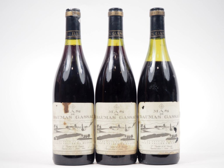 3 BOUTEILLES MAS DE DAUMAS GASSAC - 1990 - 1 à 4,3 CM/ET 