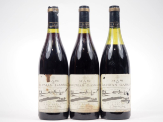Vente aux enchères 3 BOUTEILLES MAS DE DAUMAS GASSAC - 1990 - 1 à 4,3 CM/ET 
