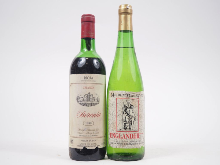 2 BOUTEILLES : 1 RIOJA BERONIA - 1988 / 1 ENGLANDER MEDIUM DRY WINE 