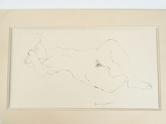 Vente aux enchères P. AMBROGIANI.  "Femme nue".  Dessin à l'encre, signé en bas à droite.