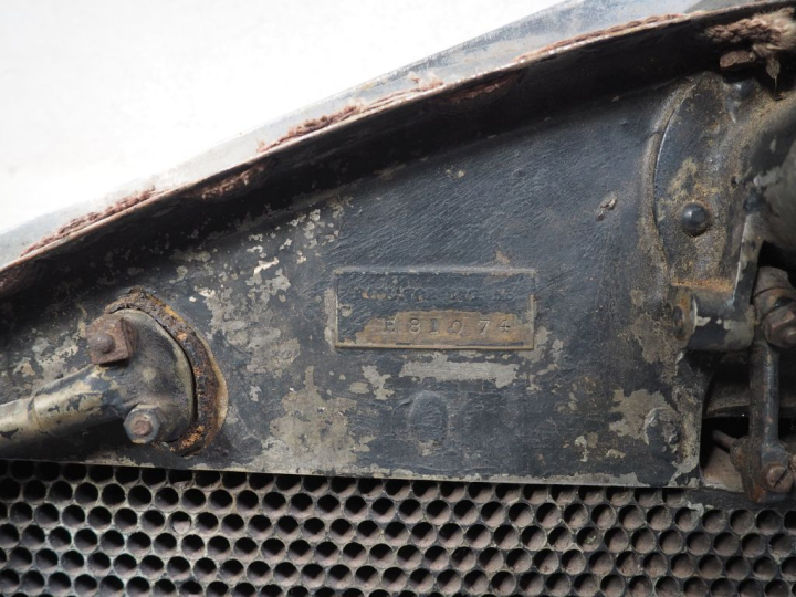 Radiateur pour automobile ROLLS ROYCE 20/25. Dim. 94 x 62 cm.