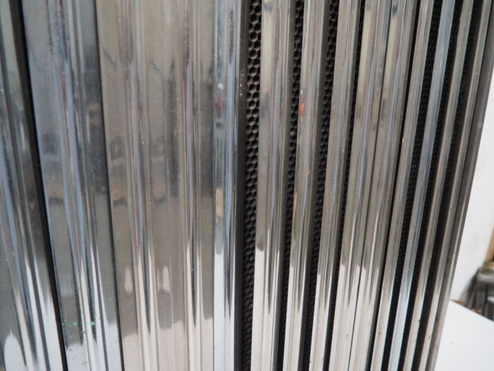 Radiateur pour automobile ROLLS ROYCE 20/25. Dim. 94 x 62 cm.