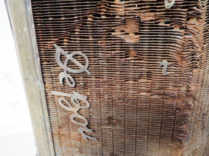 Radiateur pour automobile DE DION BOUTON. (A restaurer).