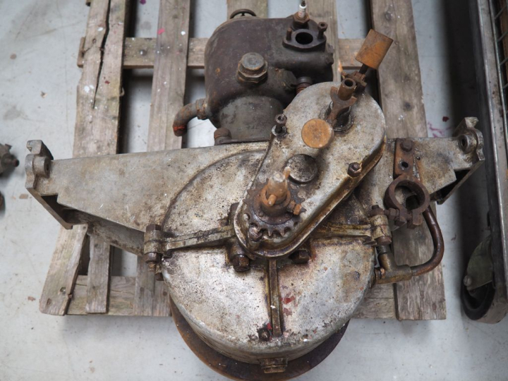 Moteur monocylindre pour véhicule ancien. (A restaurer)