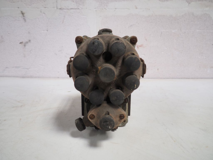 Magnéto DE DION pour automobile.