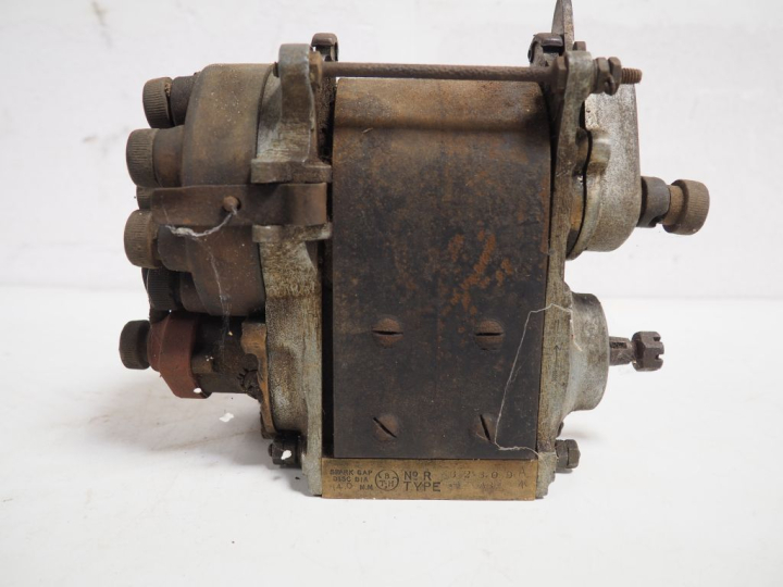 Magnéto B.T.H Ltd Coventry pour automobile.