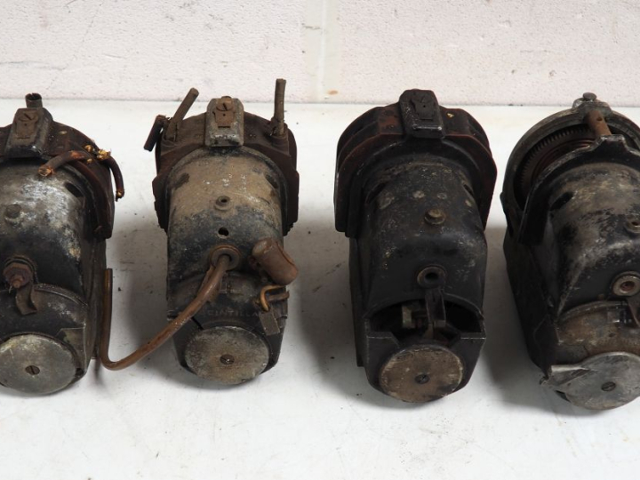 4 différents magnétos SCINTILLA pour automobile.