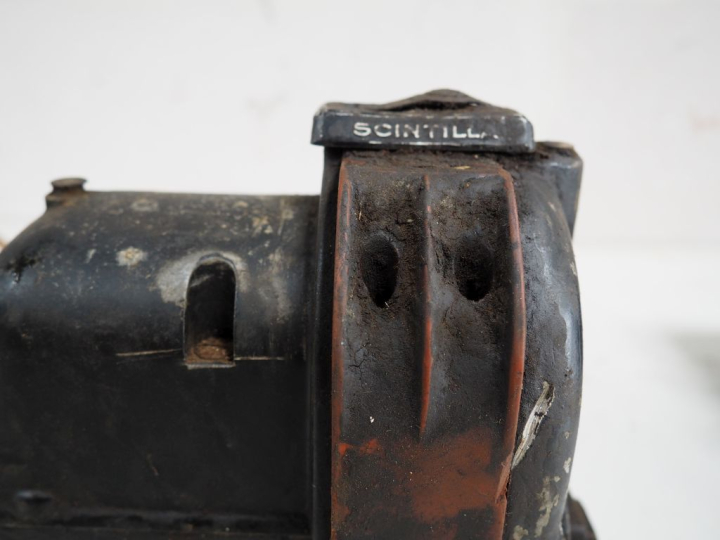 4 différents magnétos SCINTILLA pour automobile.