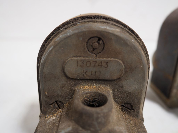 8 différents magnétos pour automobile de différentes marques dont GA, 