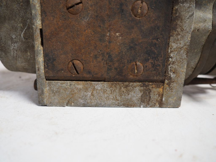 4 différents magnétos pour automobile BOSH LAVA, BOSH, MAGNETI MARELLI