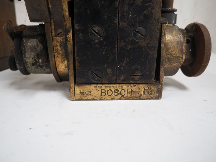 9 différents magnétos pour automobile de différentes marques dont BOSH