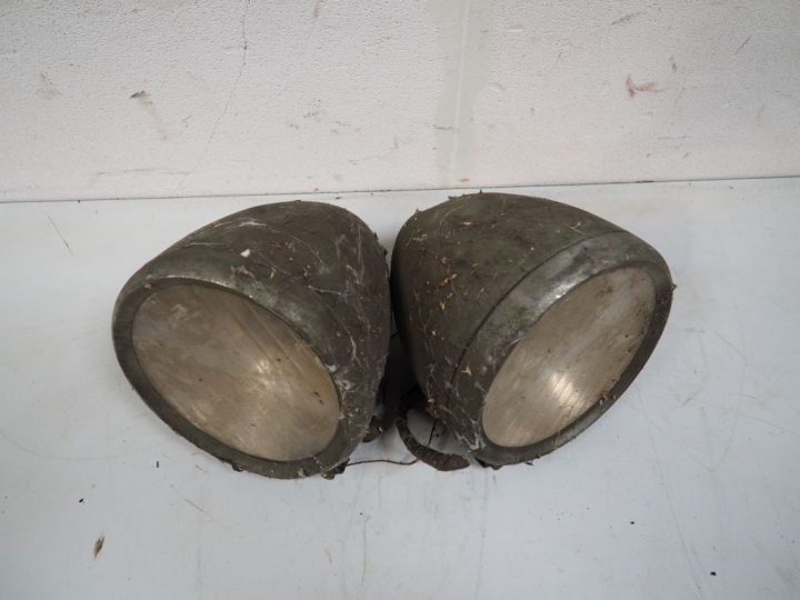 Paire de phares automobile. Diam. 20 cm.