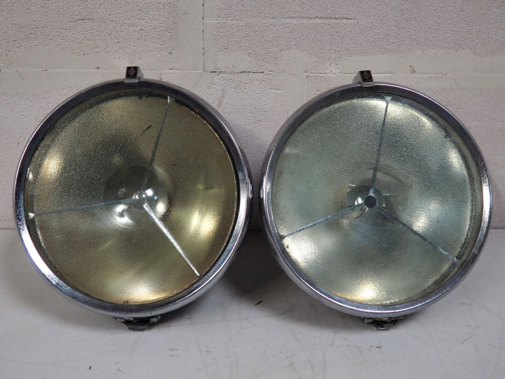 Paire de phares Joseph LUCAS limited Birmingham England. Diam. 30 cm.