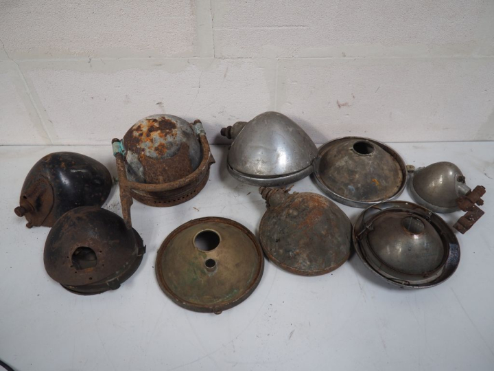 Ensemble de phares automobile.