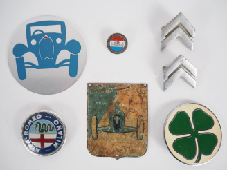 Vente aux enchères 7 accessoires d'automobilia.