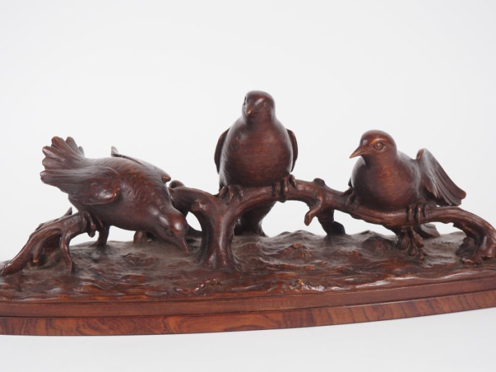 A.FOURNIALS. "Trois oiseaux branchés" Sculpture en noyer Signée Dim. 1