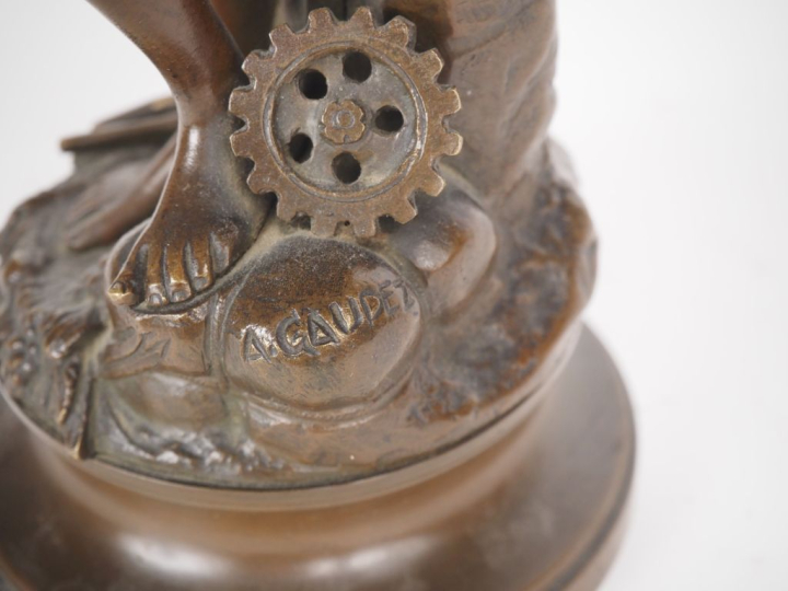 A. GAUDEZ.  "l'industrie" Sculpture en bronze à patine brune Signée H.