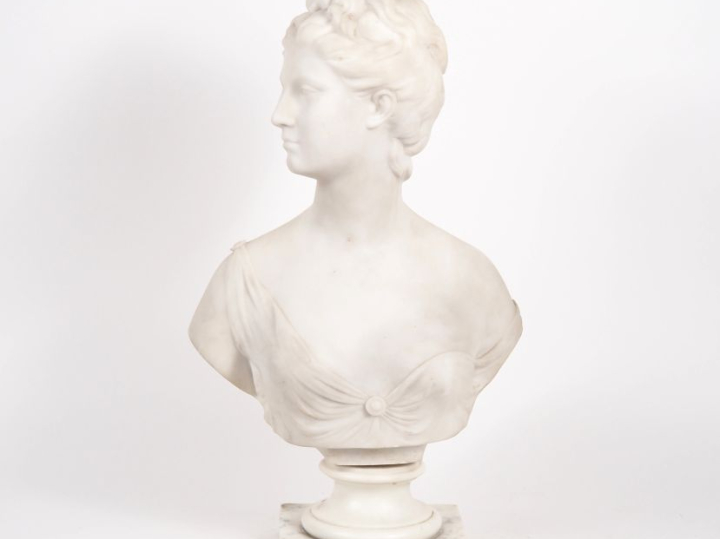 HOUDON. (d'après) "Diane chasseresse" Sculpture en marbre blanc  H. 53