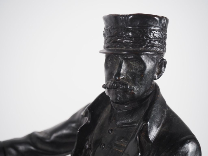 Georges MALISSARD.  "Le Maréchal Foch à cheval" Sculpture en bronze à 