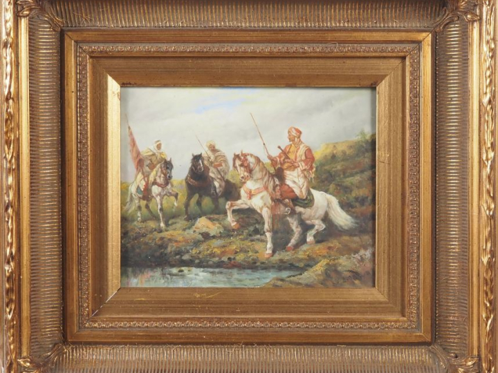 Ecole orientaliste XXème. "cavaliers arabes" Huile sur panneau, trace 