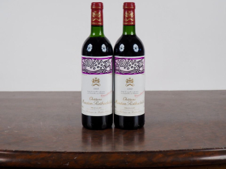 Vente aux enchères 2 BOUTEILLES CHÂTEAU MOUTON ROTHSCHILD 1er GCC PAUILLAC - 1988 - #1 - 