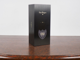 Vente aux enchères 1 BOUTEILLE CHAMPAGNE DOM PÉRIGNON P2 "2EME PLÉNITUDE" - 1998 - COFFRE