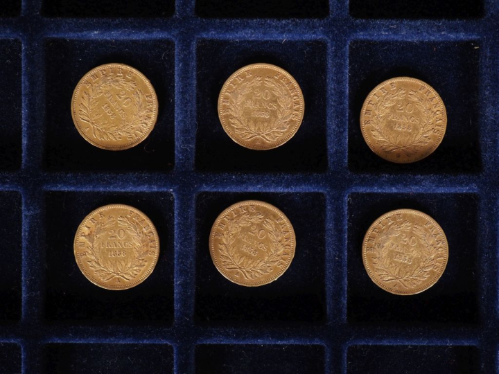 Six pièces de 20 Francs or, 1858-A (x5) et 1858-BB. FRAIS ACHETEURS 10