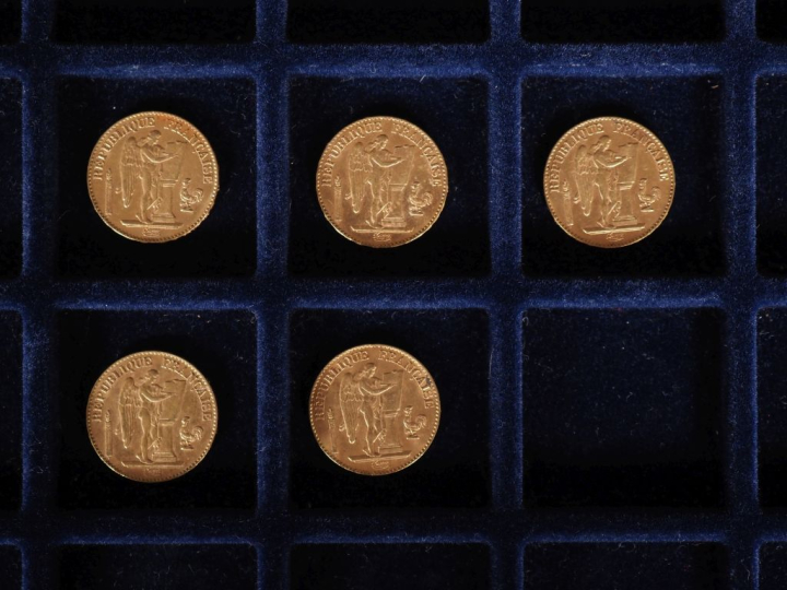 Cinq pièces de 20 Francs or, 1897-A.  FRAIS ACHETEURS 10% HT.