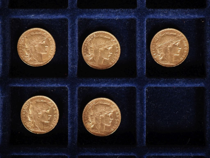 Cinq pièces de 20 Francs or, 1908.  FRAIS ACHETEURS 10% HT.