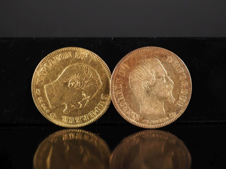 Deux pièces de 10 Francs or, Napoléon III Empereur, 1856-A et 1857-A. 