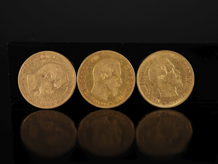 Trois pièces de 10 Francs or, Napoléon III Empereur, 1860-A (x2) et 18