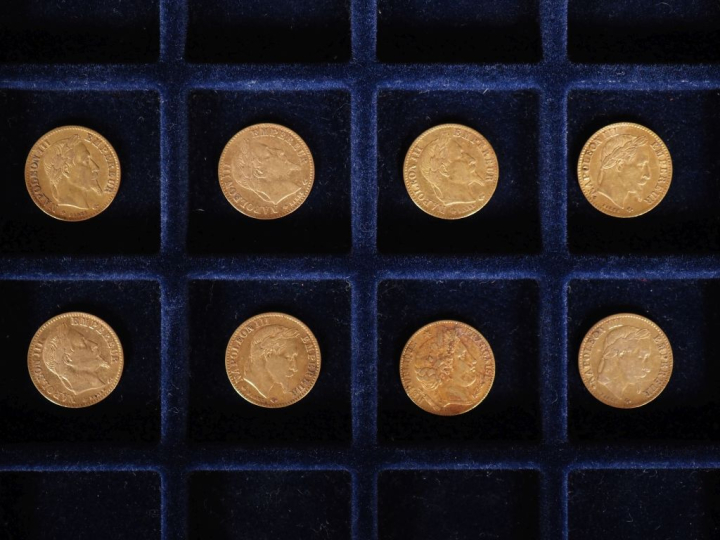 Deux pièces de 10 Francs or, 1906. FRAIS ACHETEURS 10% HT.