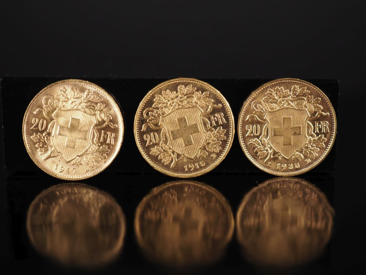 Trois pièces de 20 Francs, Suisse, 1915, 1935 et 1947. FRAIS ACHETEURS