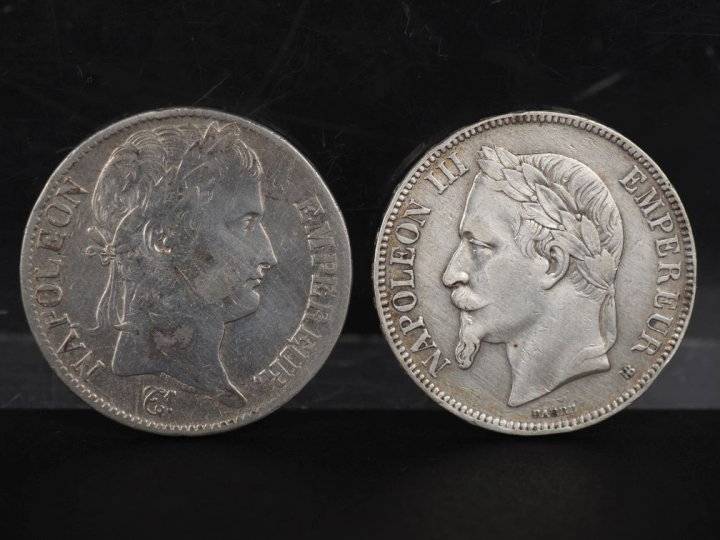 Ensemble comprenant :  - une pièce de 5 Francs argent, 1868  - une piè
