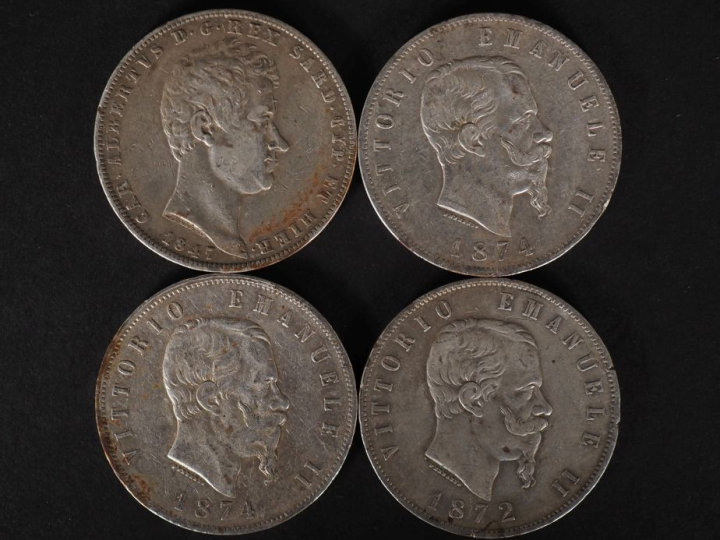 Ensemble comprenant :  - trois pièces de 5 Lire en argent, Vittorio Em