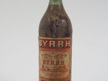 1 TRES VIEILLE BOUTEILLE BYRRH (VIOLET FRERES) ANNEES 20/30 - CAPS LA