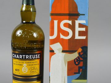 1 BOUTEILLE - CHARTREUSE REINE DES LIQUEURS PRODUITE A SEULEMENT 1440 