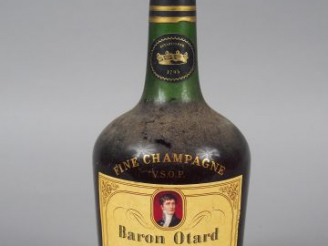 Vente aux enchères 1 BOUTEILLE - COGNAC FINE CHAMPAGNE BARON OTARD VSOP