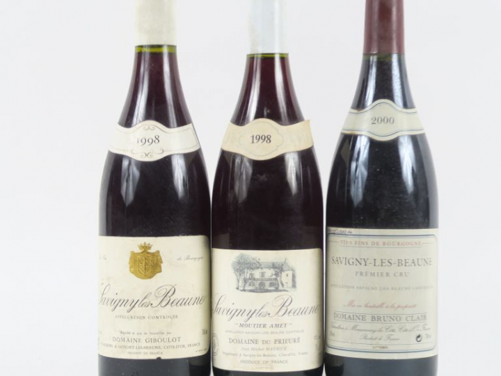 3 BOUTEILLES SAVIGNY LES BEAUNE : 1 1er CRU DOMAINE BRUNO CLAIR 2000 -