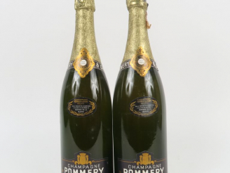 Vente aux enchères 2 VIEILLES BOUTEILLES CHAMPAGNE POMMERY 'BRUT RÉSERVE'