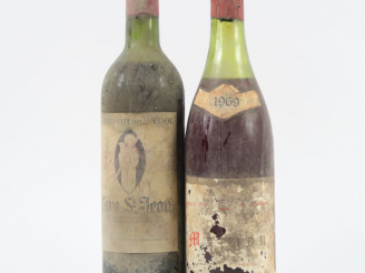 Vente aux enchères 2 BOUTEILLES : 1 CAVE SAINT JEAN MÉDOC 1952 MEP/BS - 1 MORGON 1969 5,5