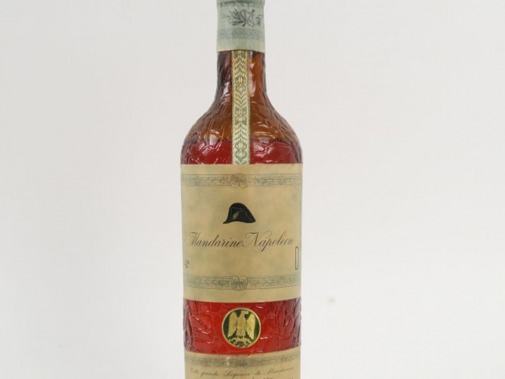 1 VIEILLE BOUTEILLE MANDARINE NAPOLÉON - COFFRET