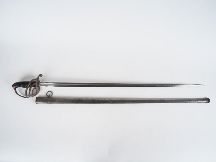 Sabre dans le goût d’un sabre 1882 d'officier français atypique avec s