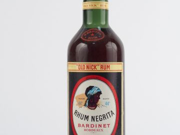 1 VIEILLE BOUTEILLE RHUM NEGRITA 'OLD NICK RUM' 44°